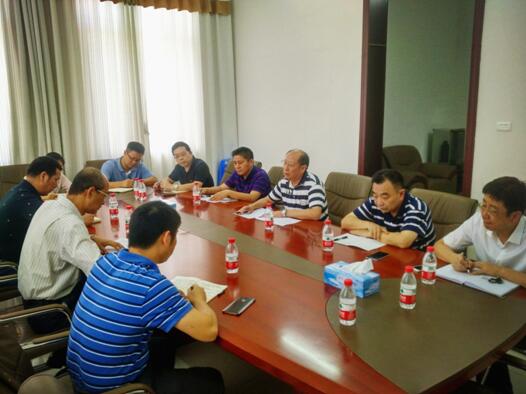 柳州市卫生计生委主任林卫到广西胸科医院调研