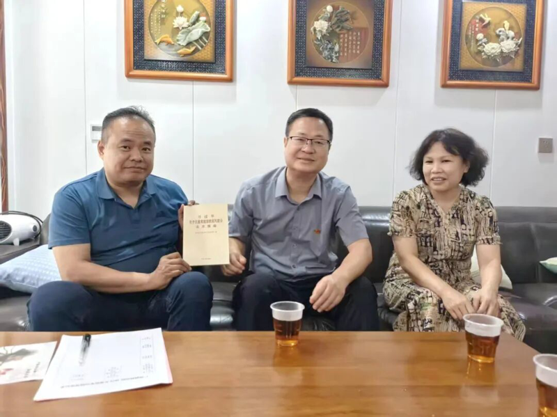 筑牢家庭助廉防线 共绘清廉医院底色——广西胸科医院开展2025年廉政家访活动