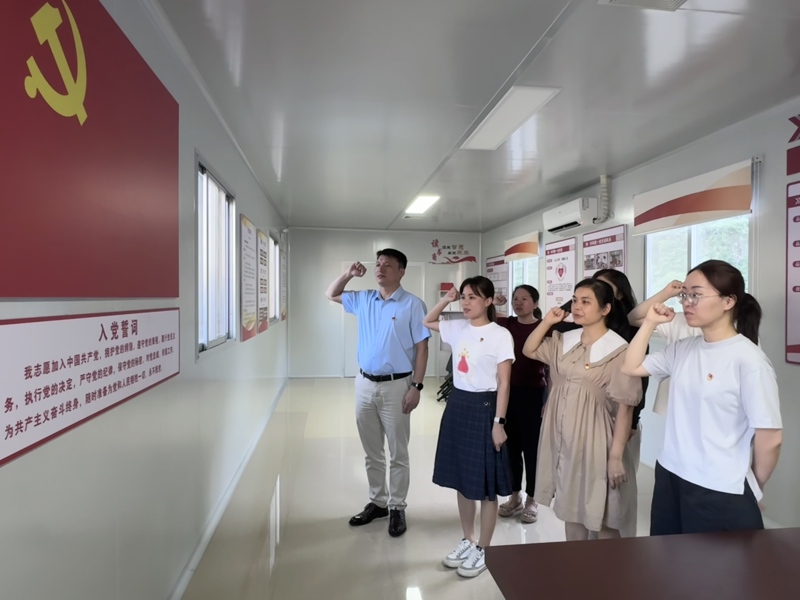 不忘入党初心，踔厉奋发前行——外科第三党支部开展党员过“政治生日”活动