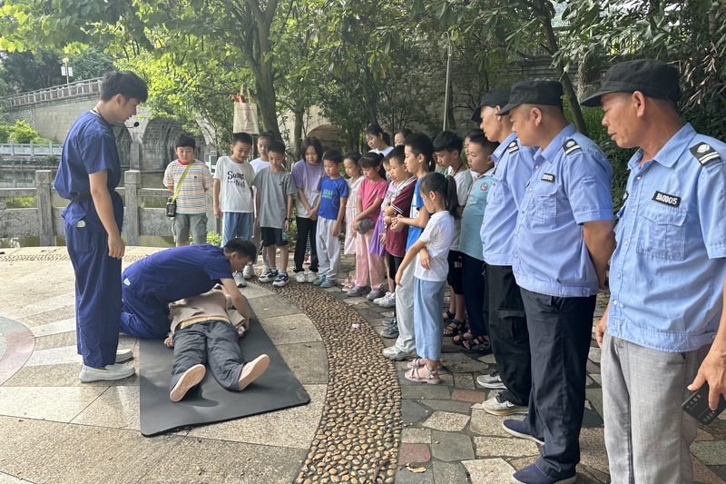 防溺水宣传进社区 (1).jpg