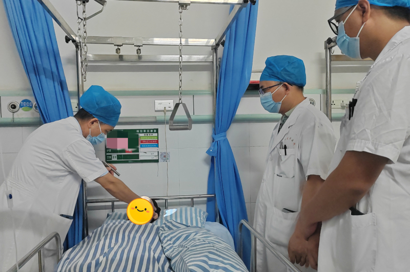 查房会诊 (1).jpg